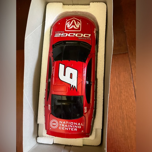 Bill Elliott Die-cast Collectibles car - Picture 3 of 3